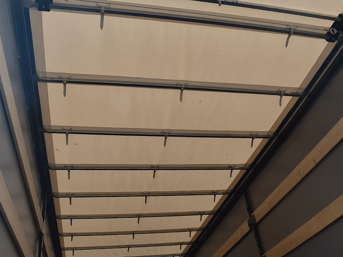 Шторный фургон на шасси Howo T5G